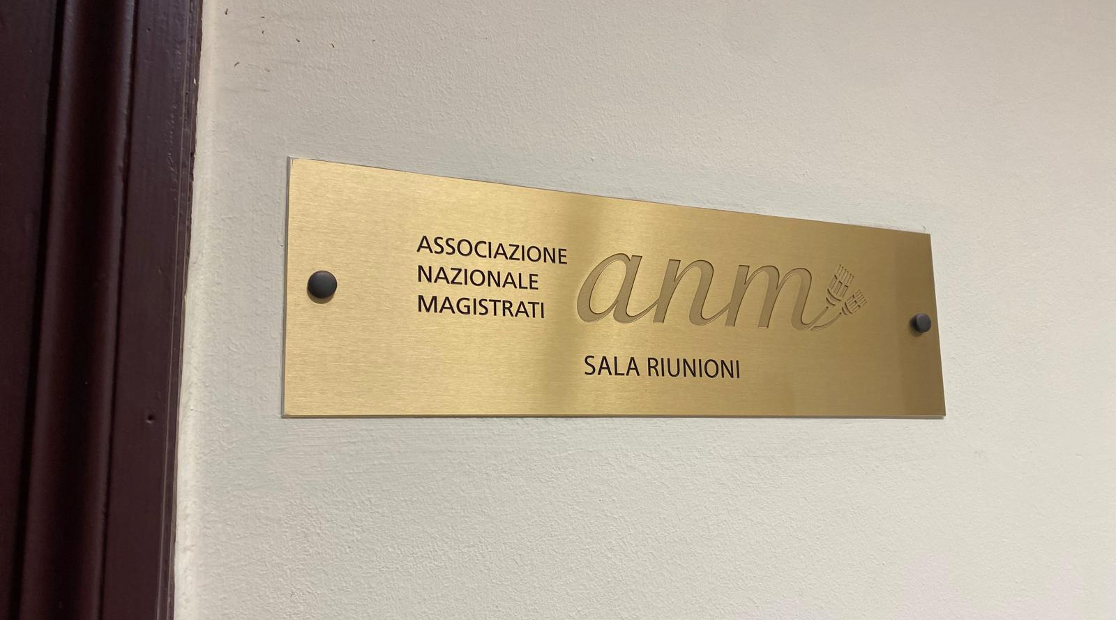 ANM-Sala-riunioni-targa.jpg    